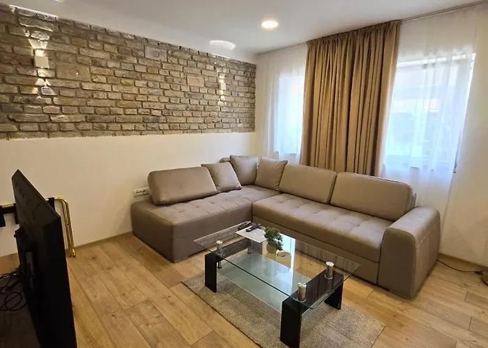 Moja Mona 苏博蒂察